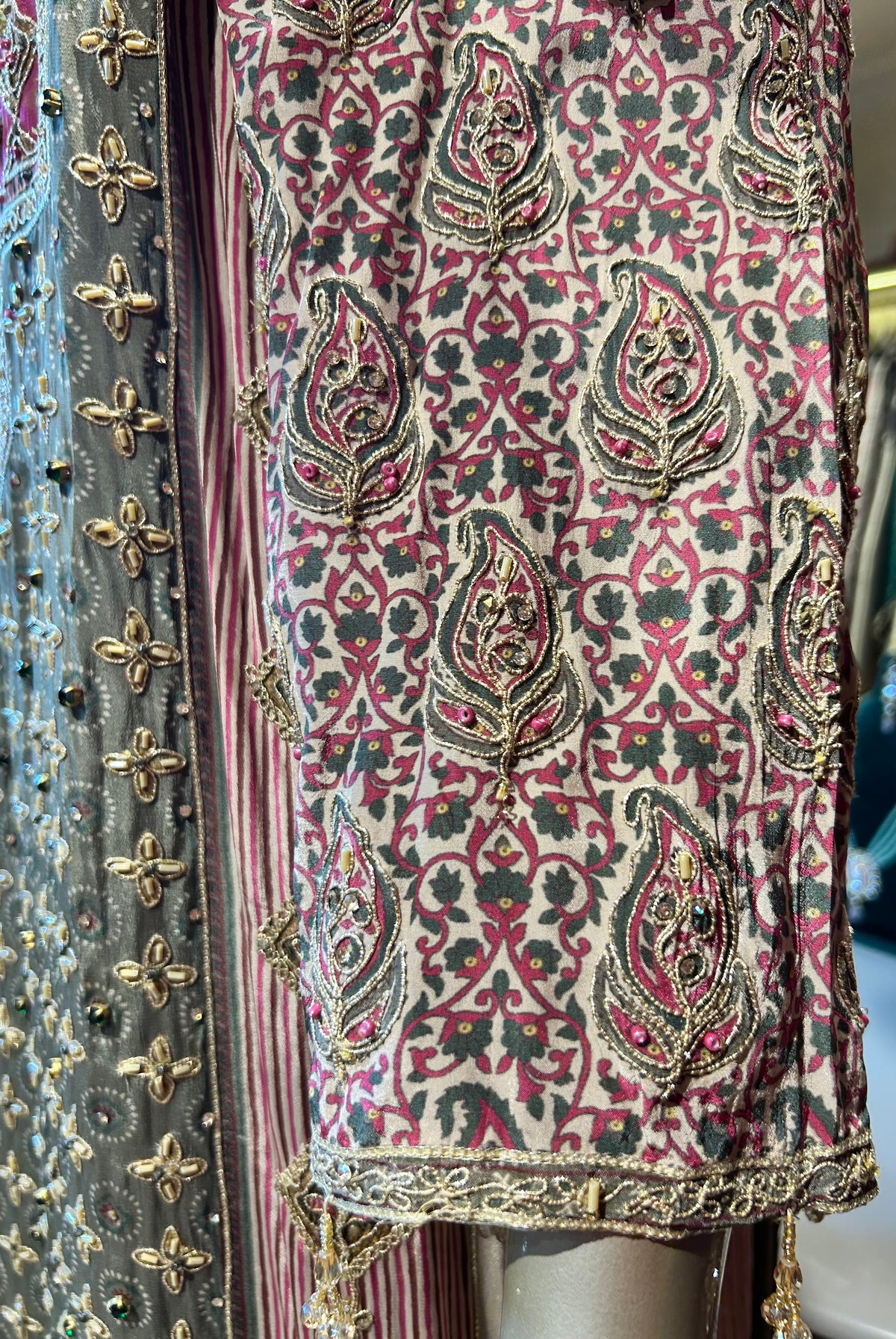 Zivanya Pakistani Suit