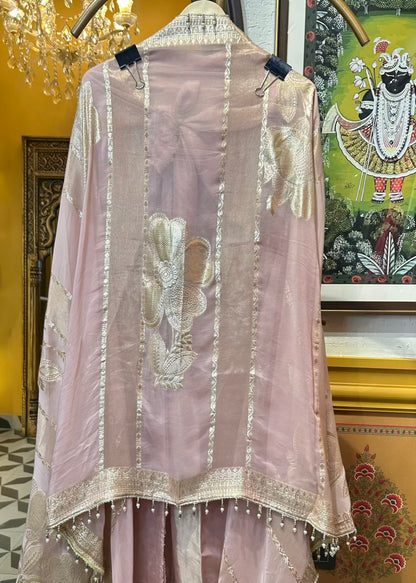 Zahira-é-Noor Suit (Pink)