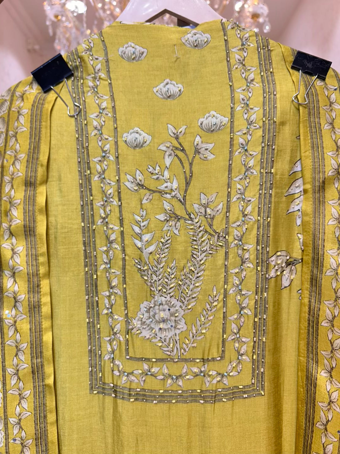Afsheena RangNaqsh Suit