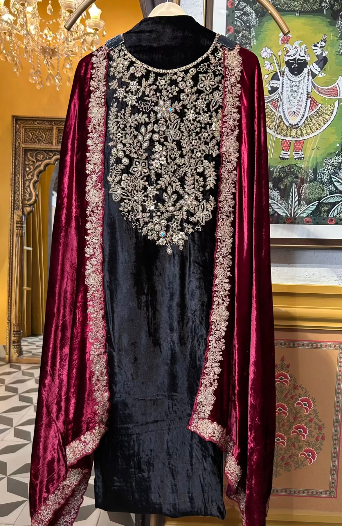 Zareefa-é-Velvet Suit (Black)