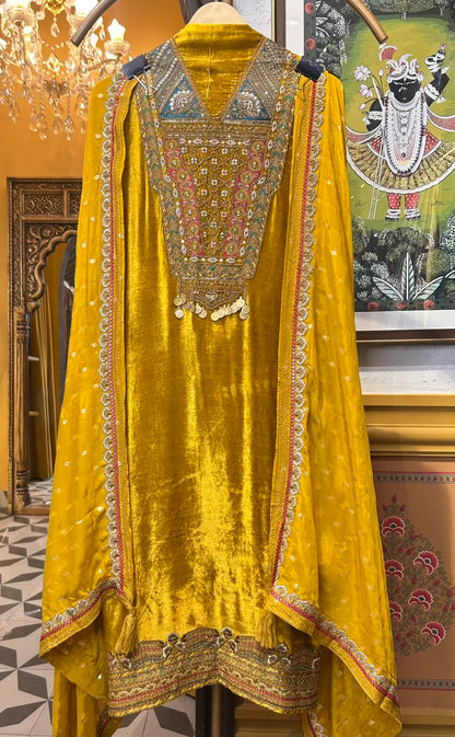 Mahira-é-Zar (Yellow)