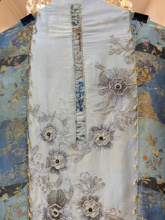 Zehryn Cutdana Zari Organza Suit