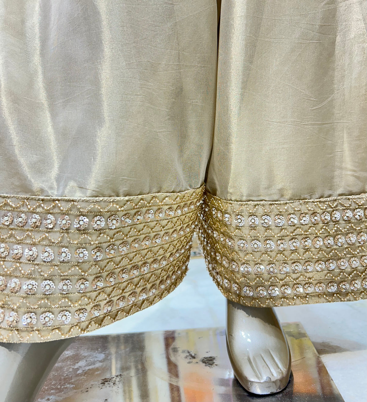 Mahzara Farshi Suit