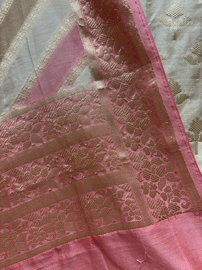 Lehraz Banarasi Grace Suit