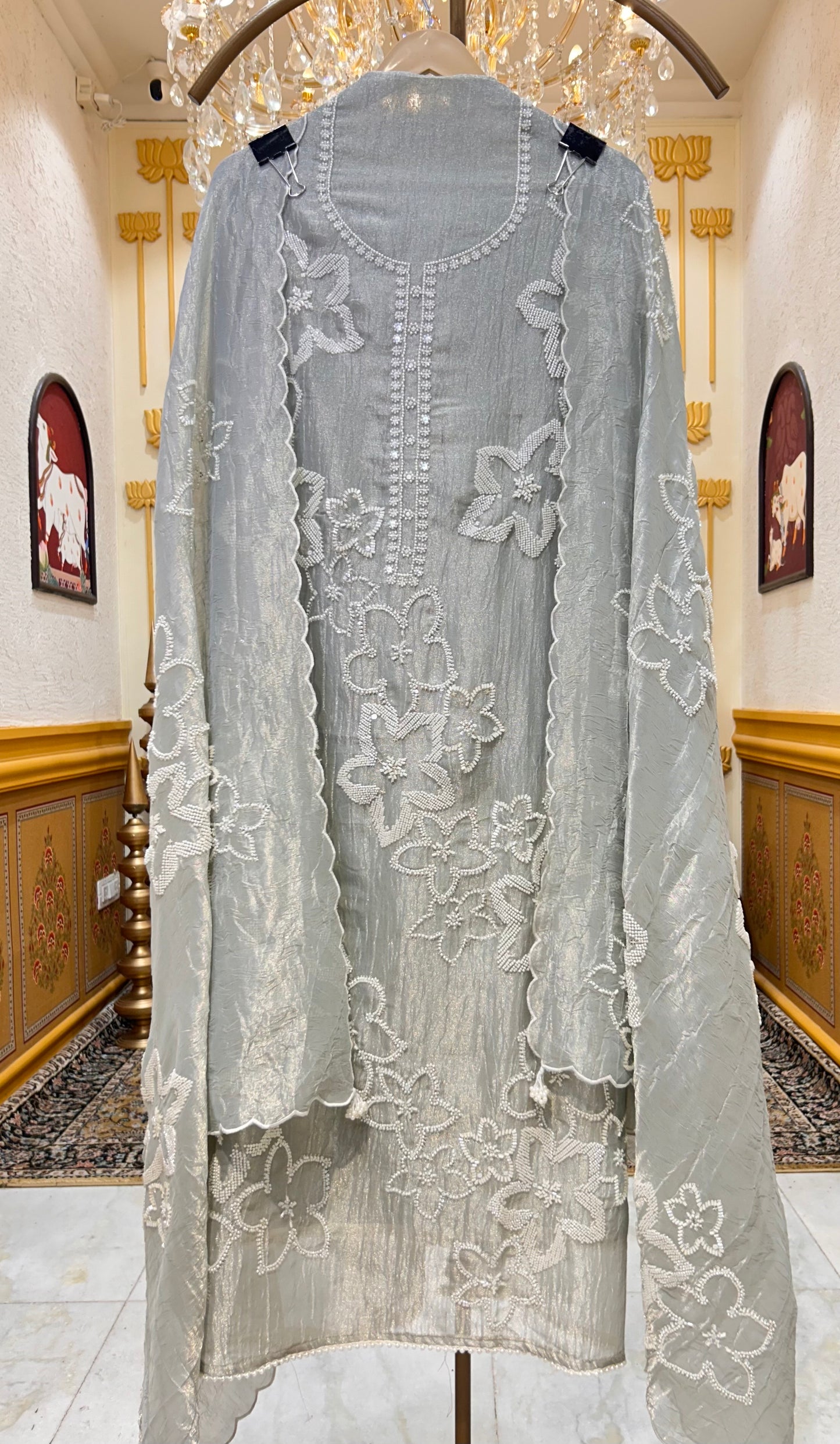 Aaryamahi Tissue Suit