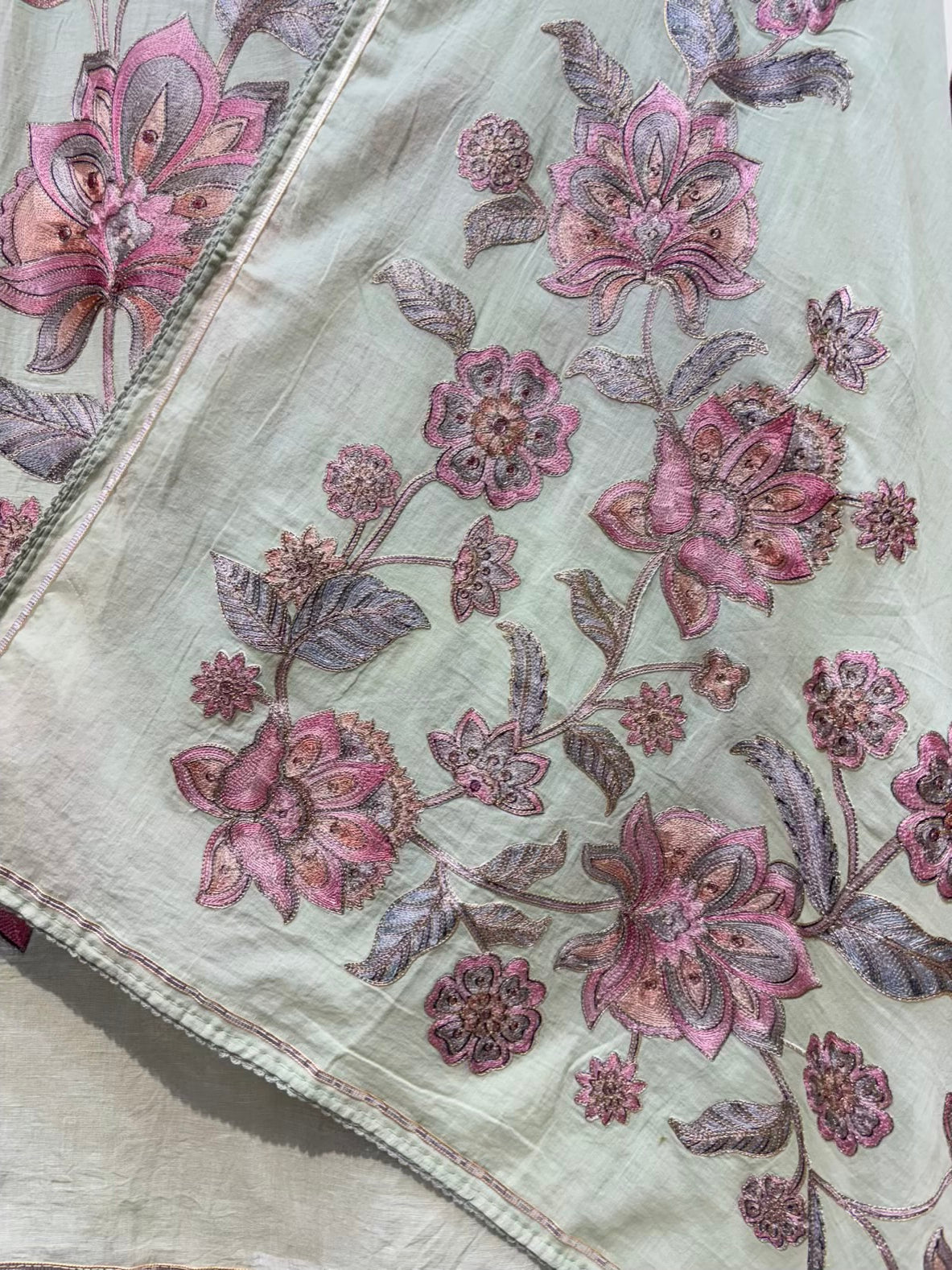 Veda Linen Zari Suit