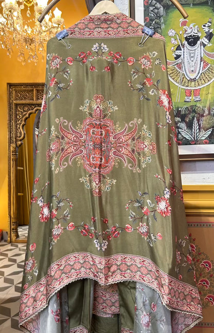 Nayesha Crepe Suit (Green)