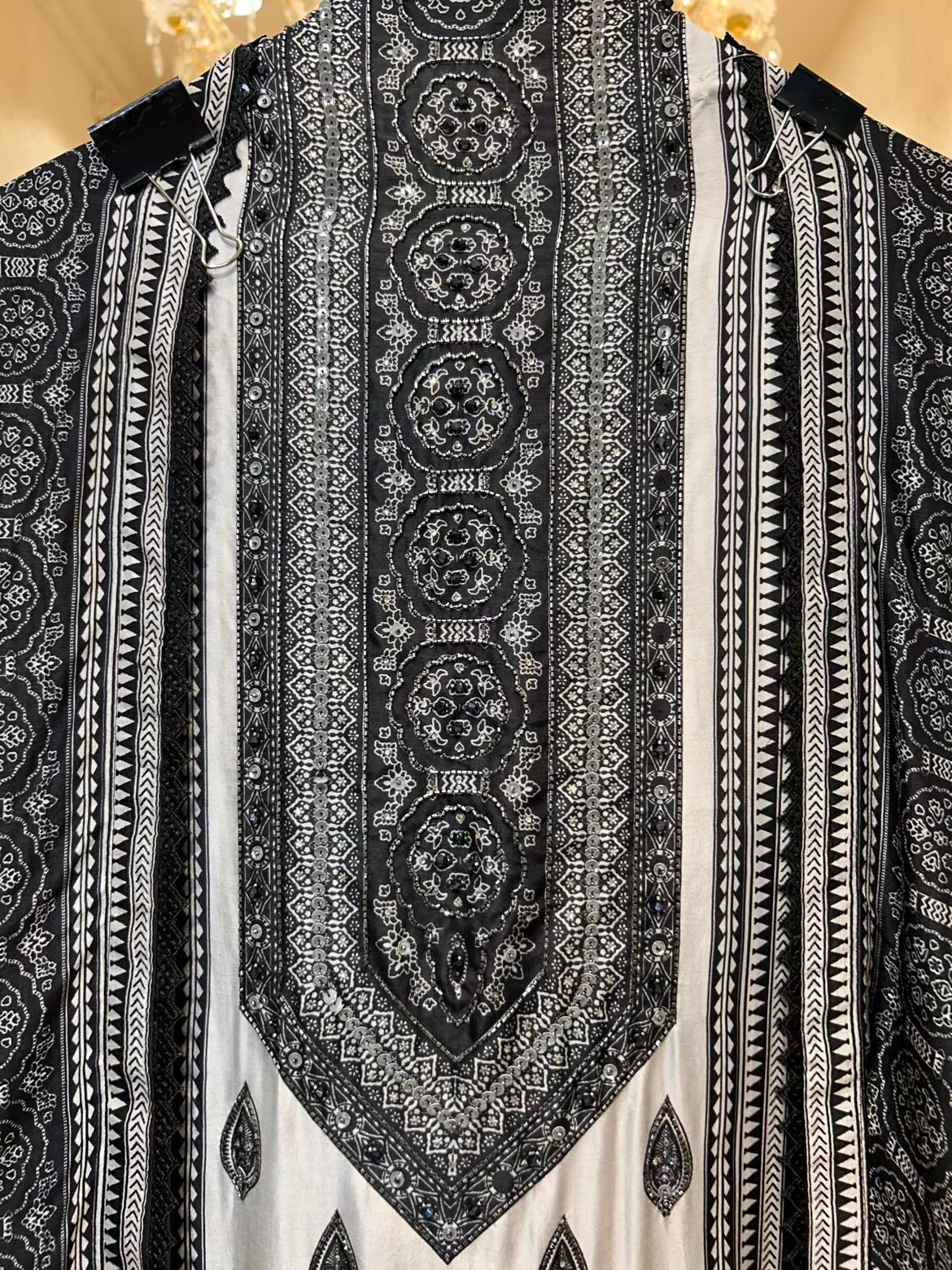 Mehrya Silk Aabroo Suit