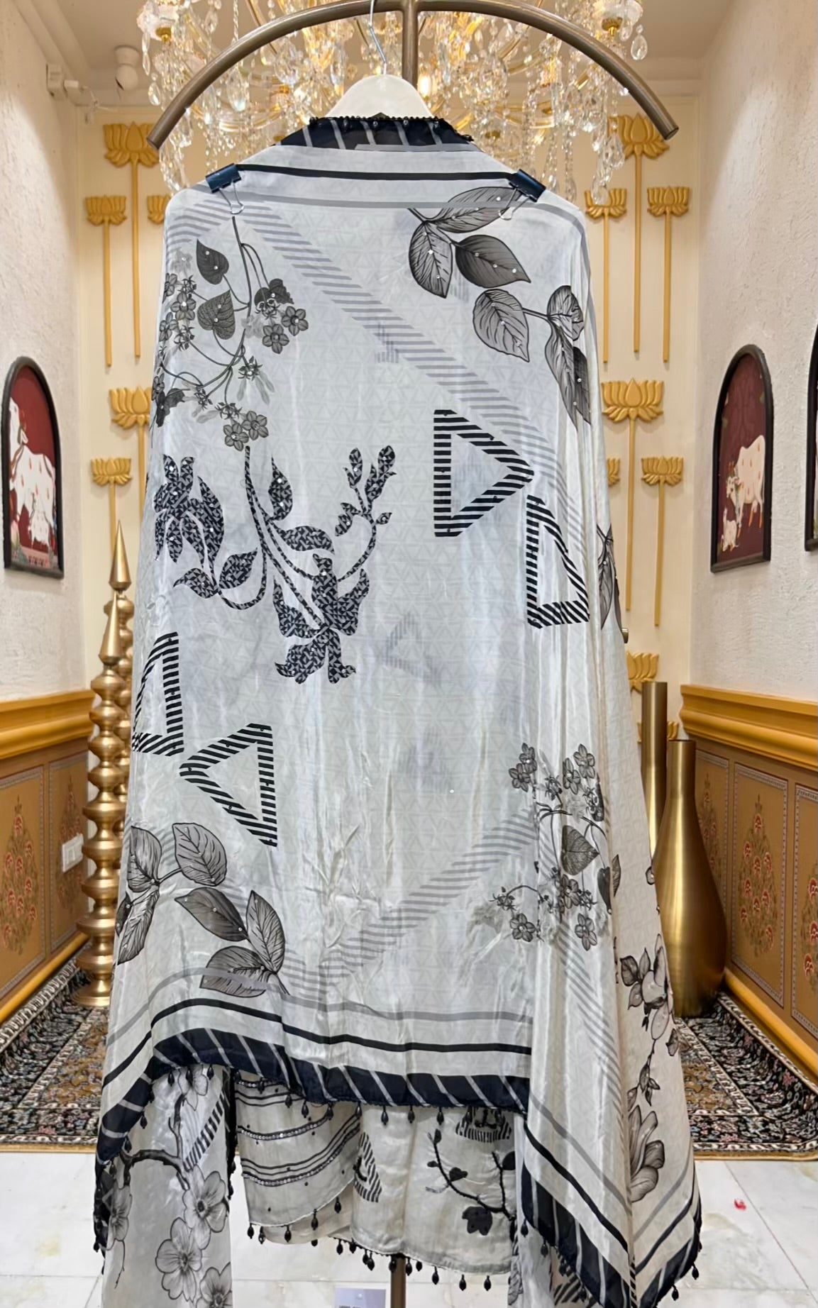 Zarmina ArtSilk Suit