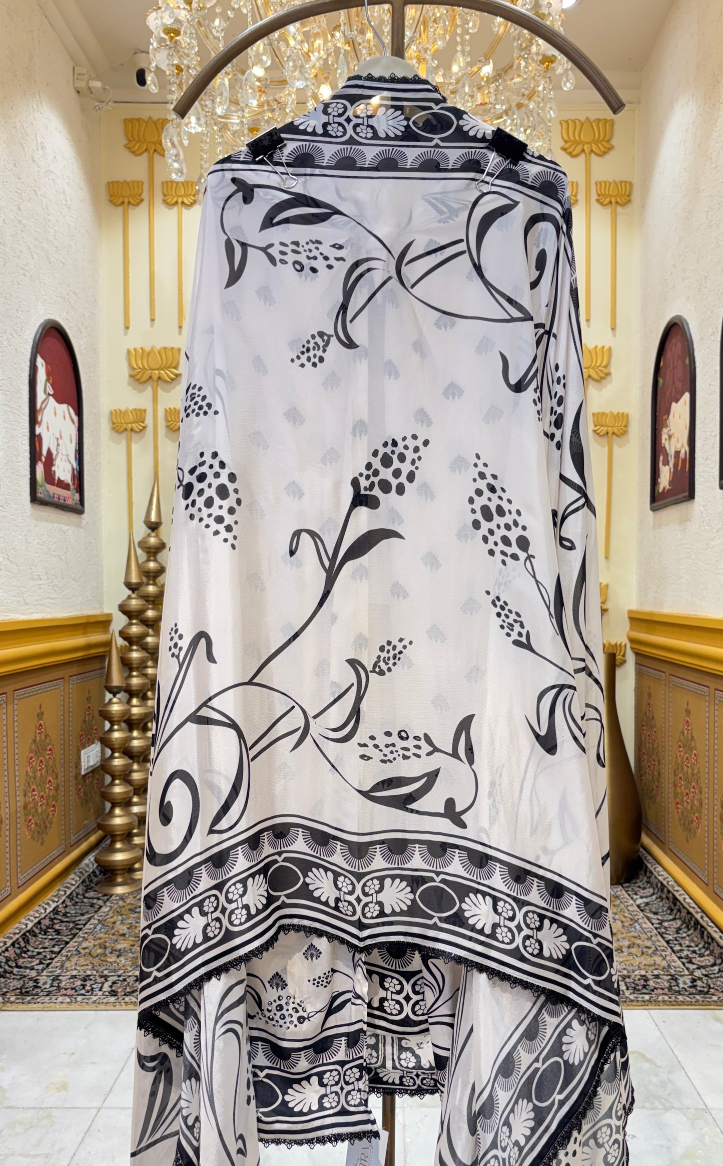Noor Élan Crepe Suit