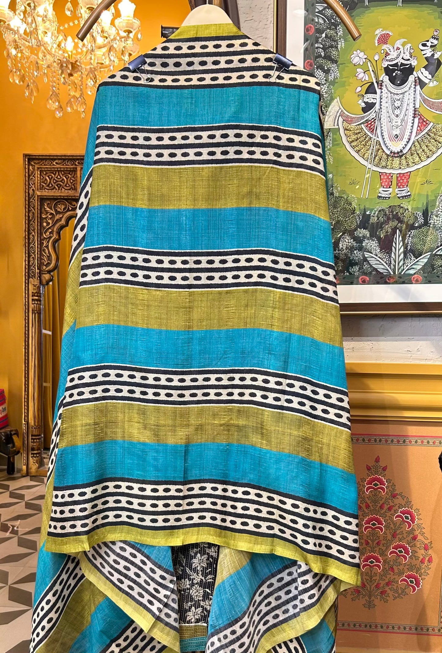 Husn-e-Rangrez (Black & Blue)