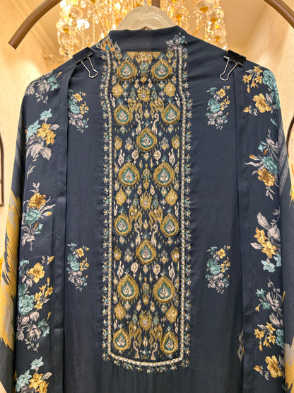 Satiné Pearl Bloom Suit