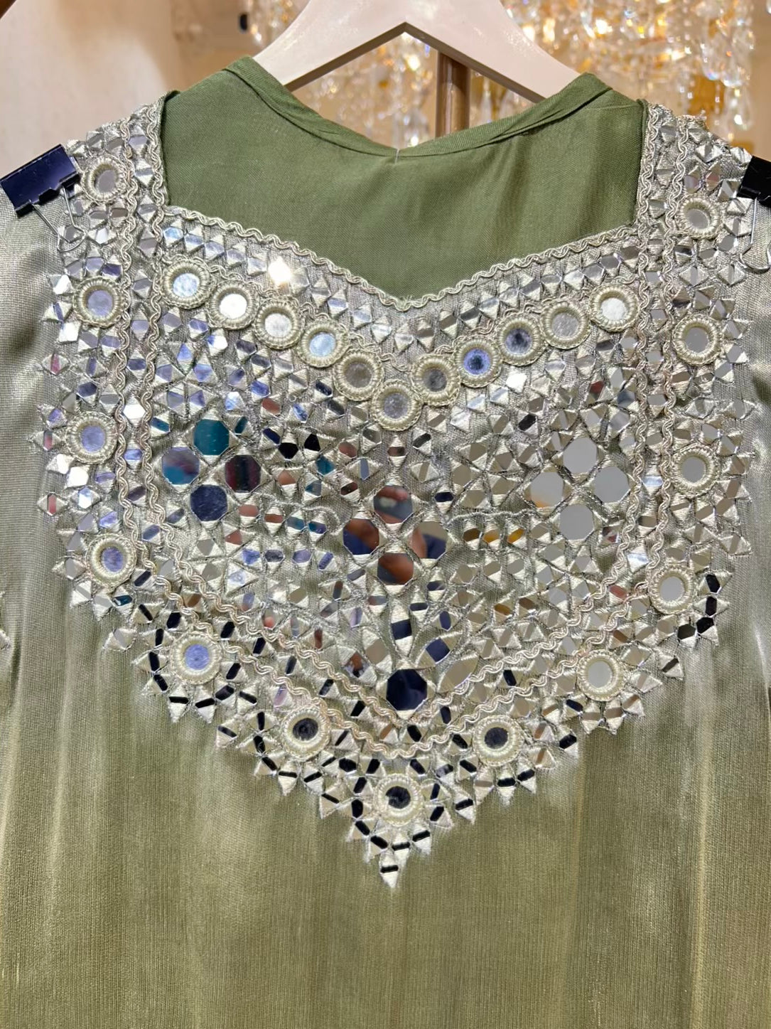 Noorza Aaina Farshi Set (Green)