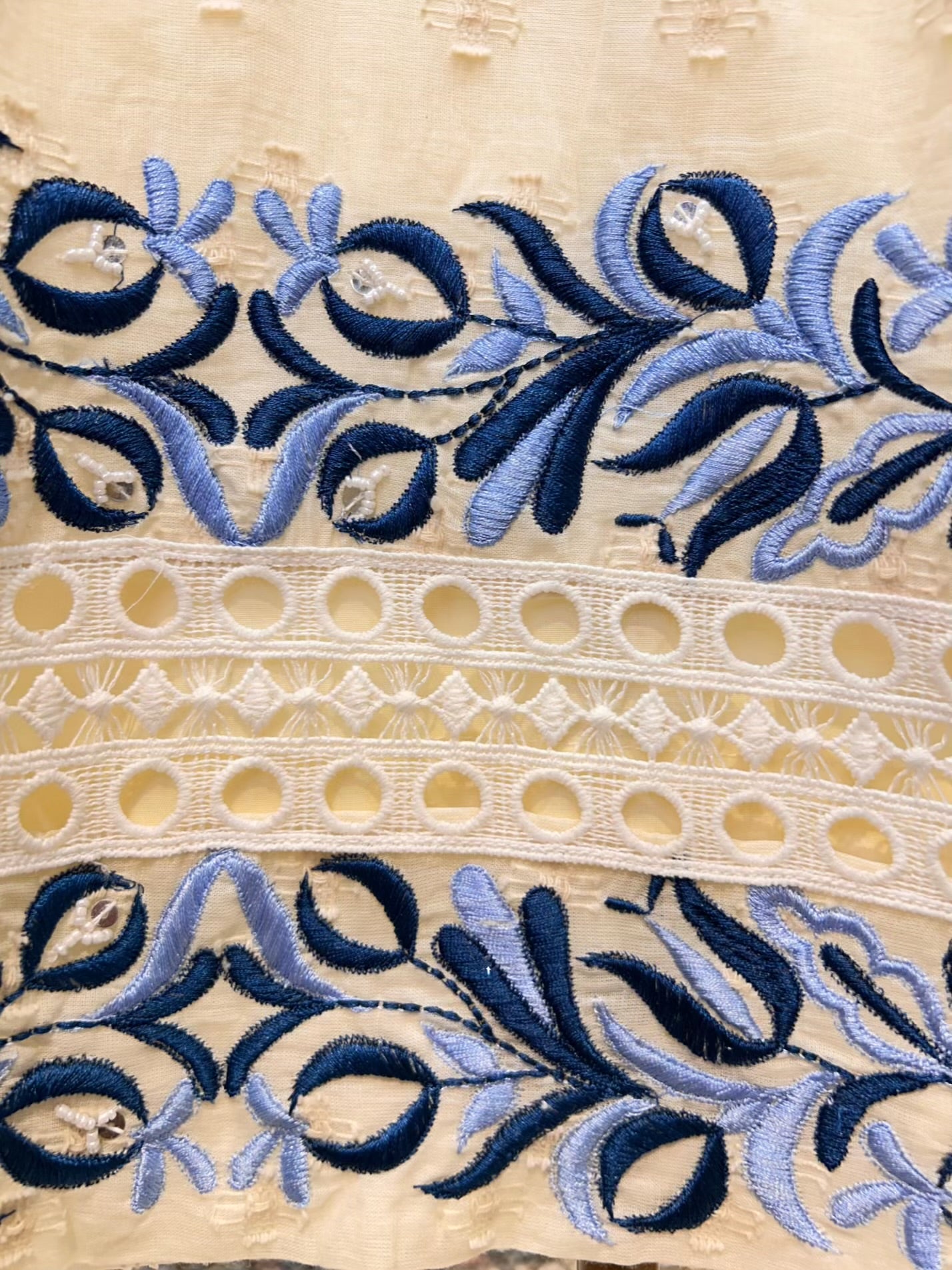 Averra Moti Lace Farshi Set