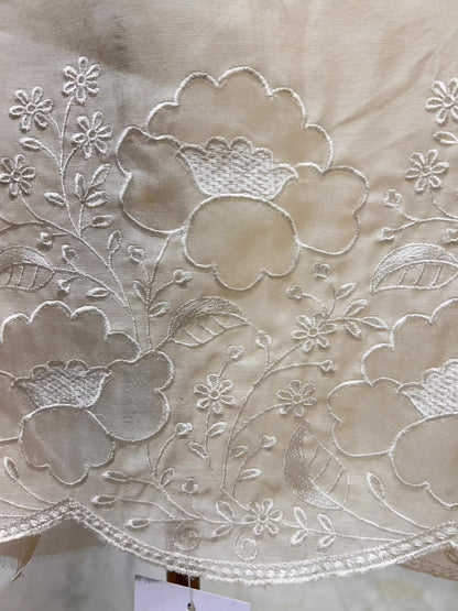 Elira Appliqué Loom Suit (Ivory 1)
