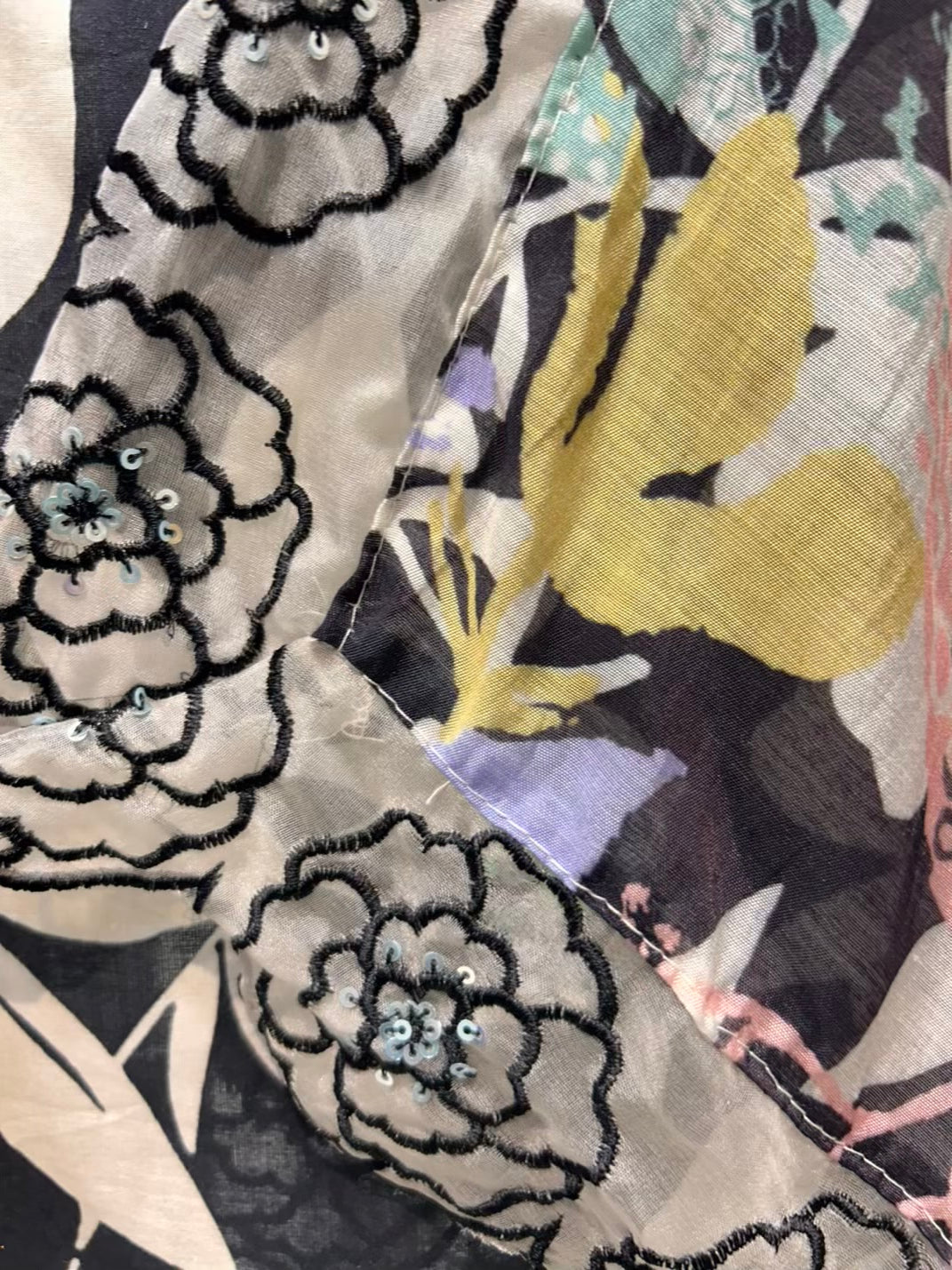 Avena Sequin Print Suit