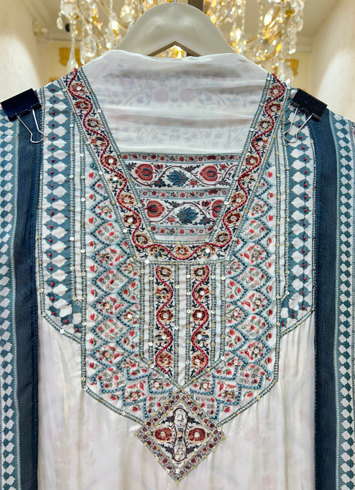 Abeerika Crepe Suit