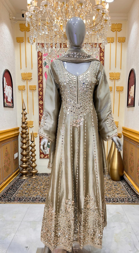 Sheesh Noor Anarkali