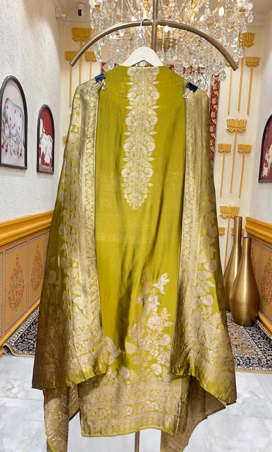 Aarohi Banarasi Weave Noor (Mehendi Green)