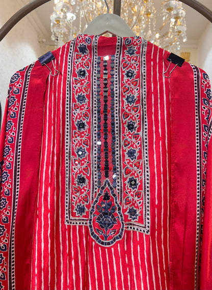 Gulnoré Heritage Suit