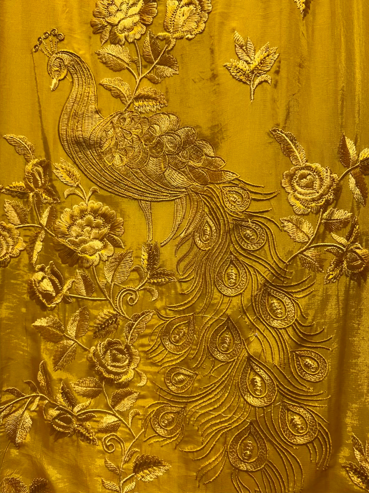Zehriya Embroiré Suit (Yellow)
