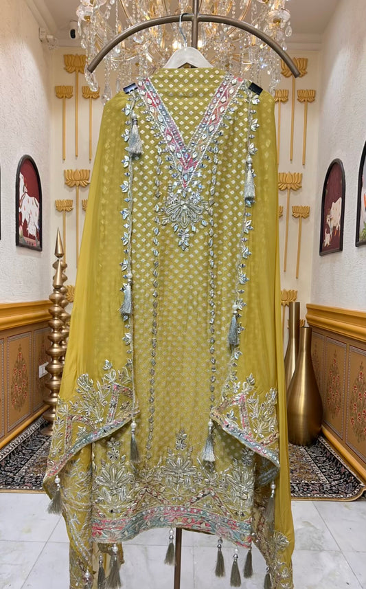 Zehraani Noor Jhalar Suit (Lime Green)