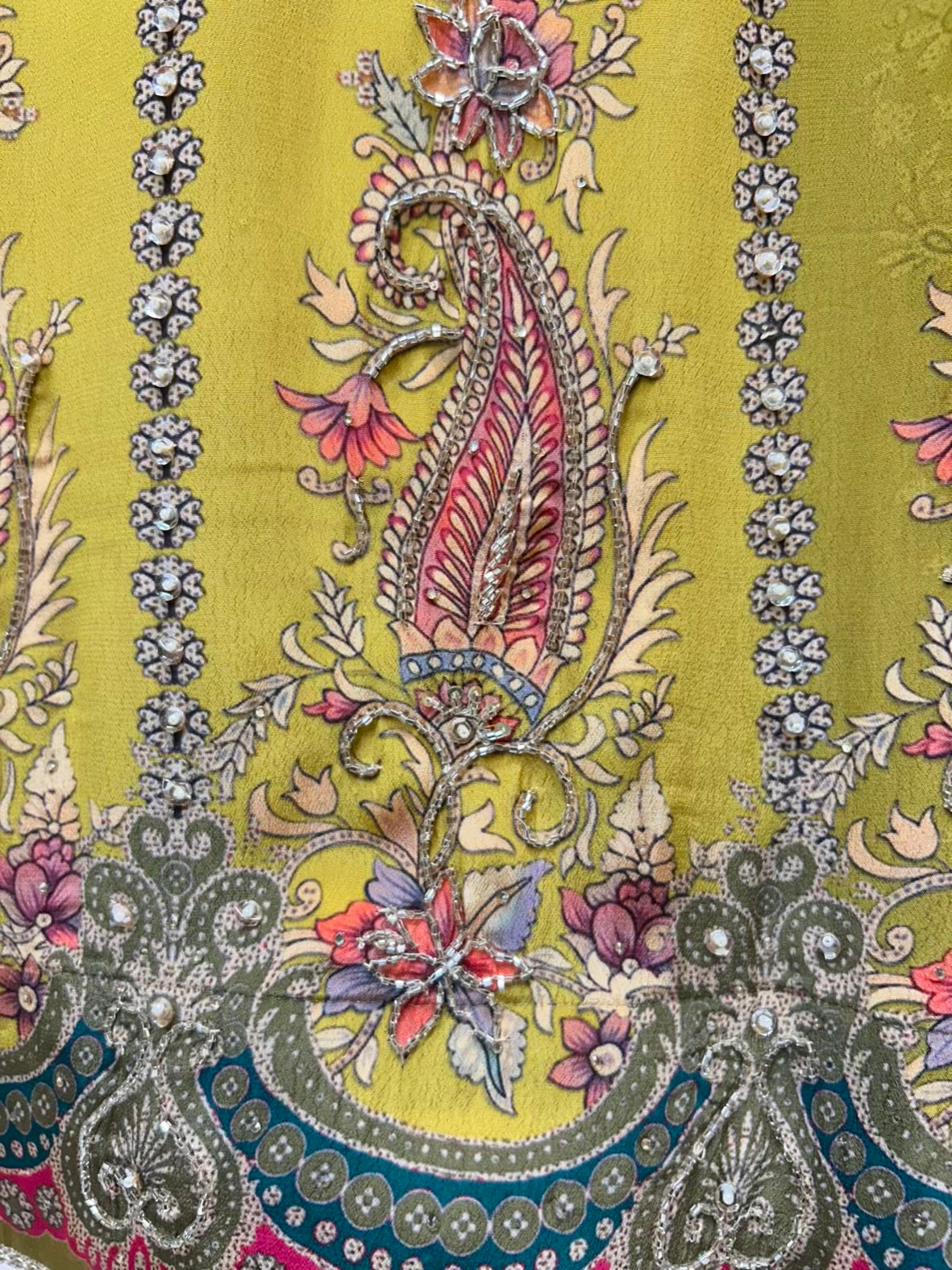 Avnira Crepe Suit (Yellow)