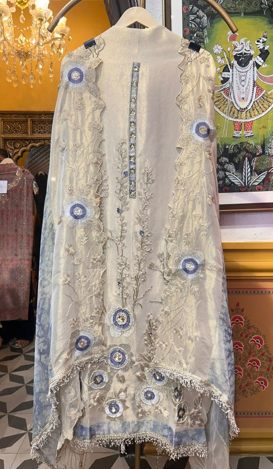 Hoor-é-Ruhani (Ivory 1)