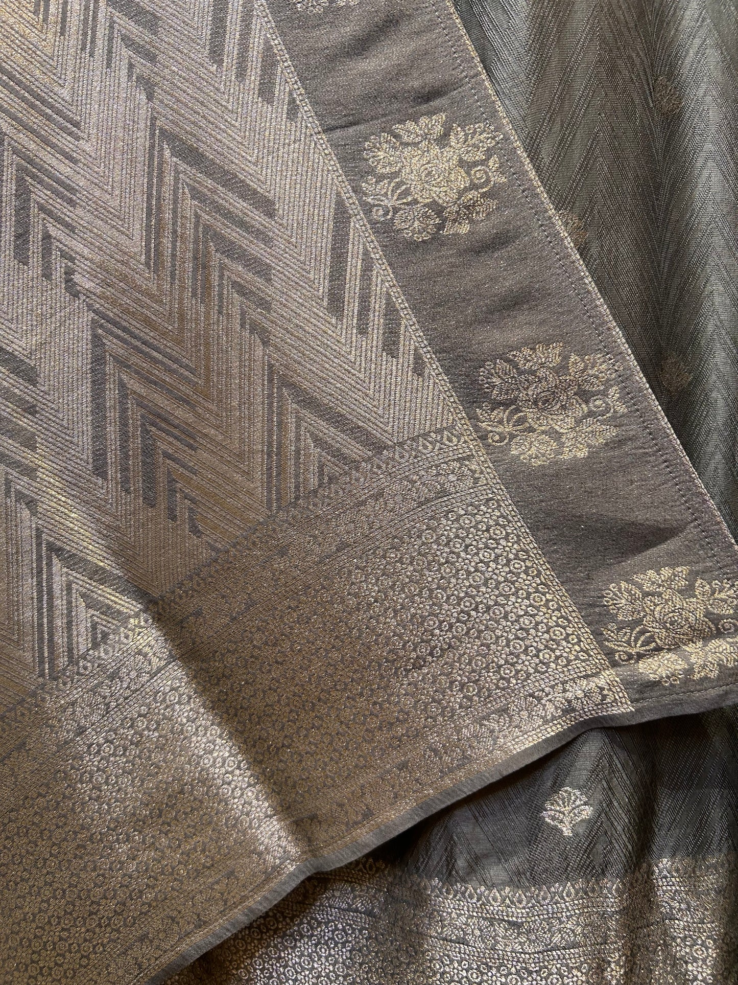 Auréline Shimmer Pure Silk Suit