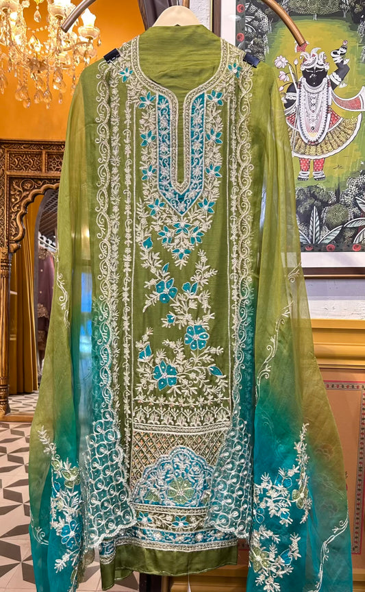 Ada-e-Nazneen (Green)