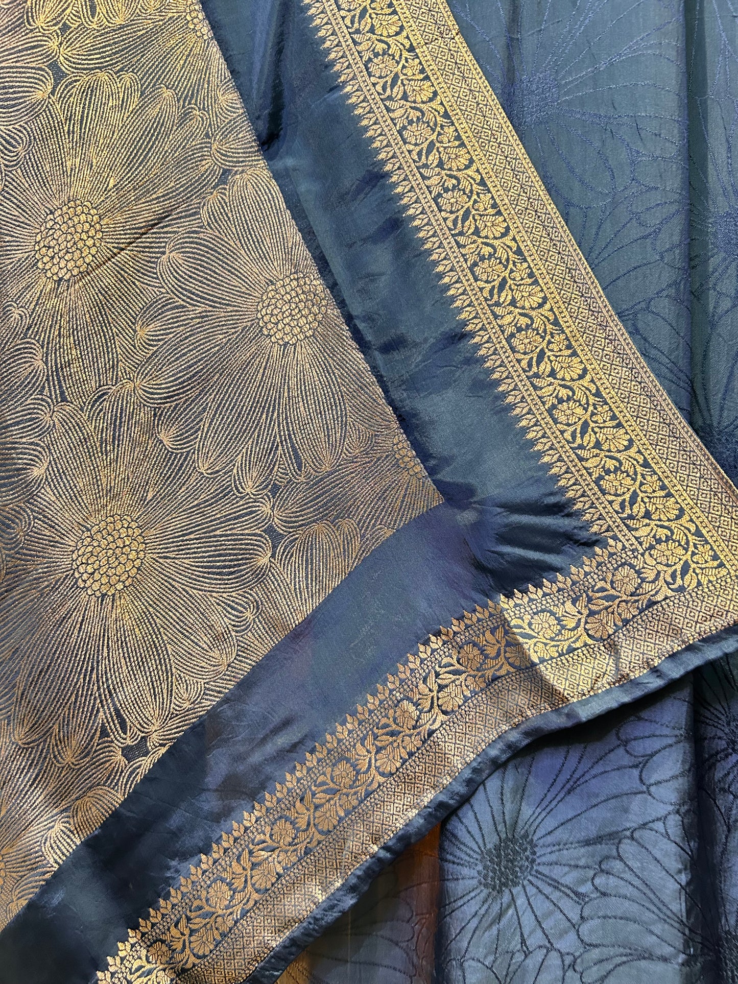 Zarelle Banoré Silk Suit