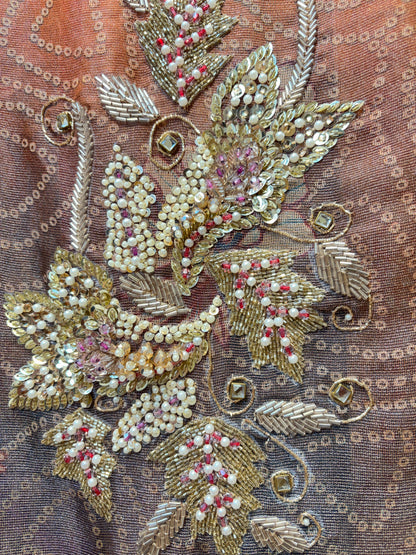 Leher Noor Suit