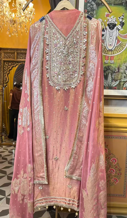 Hayat-e-Husn (Pink)