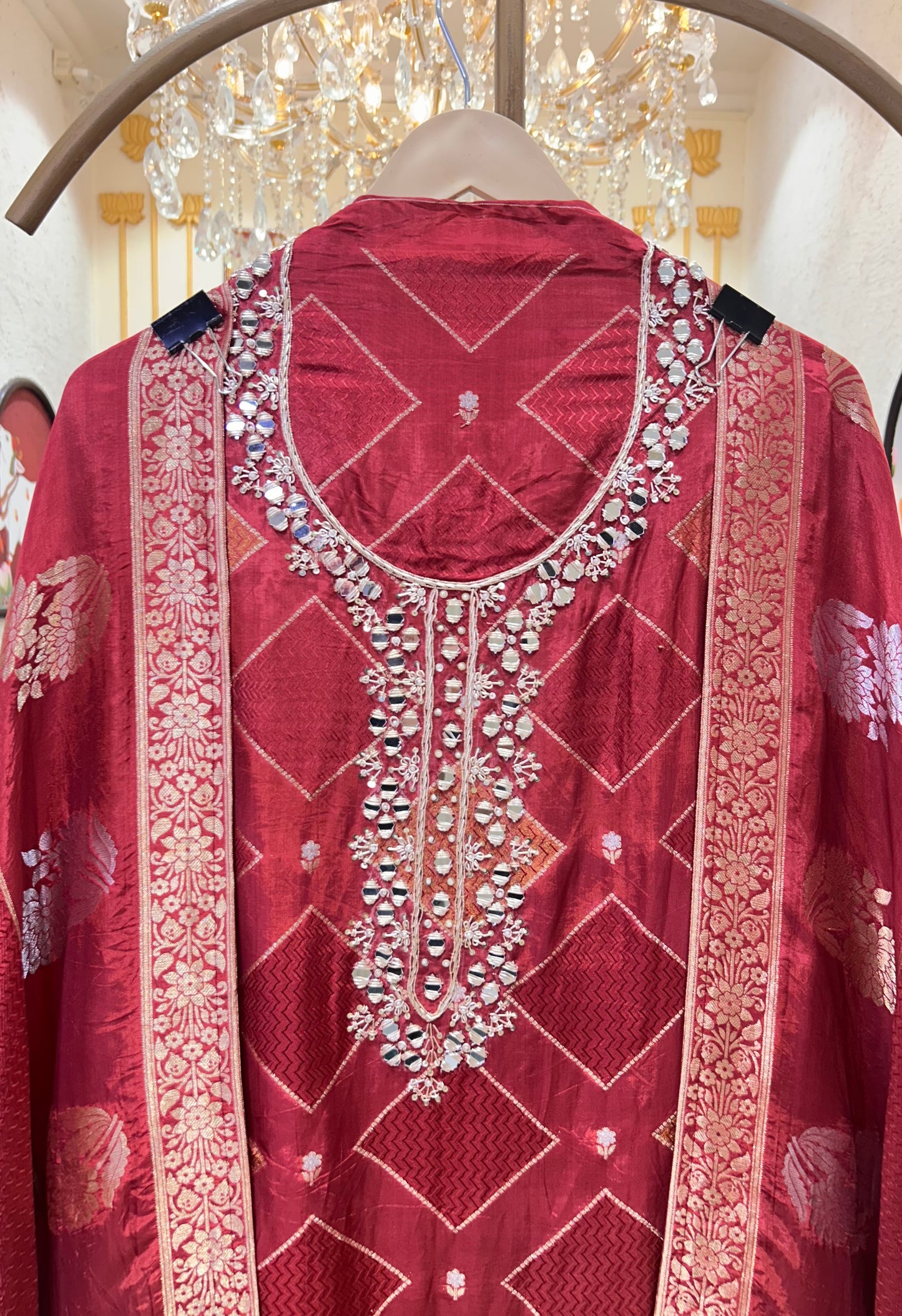 Rajsi Noor Suit
