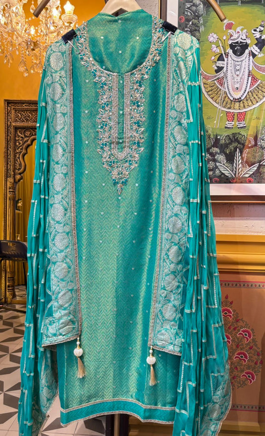 Parizaad Organza Suit (Green)