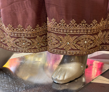 Mahvienne Pakistani Suit