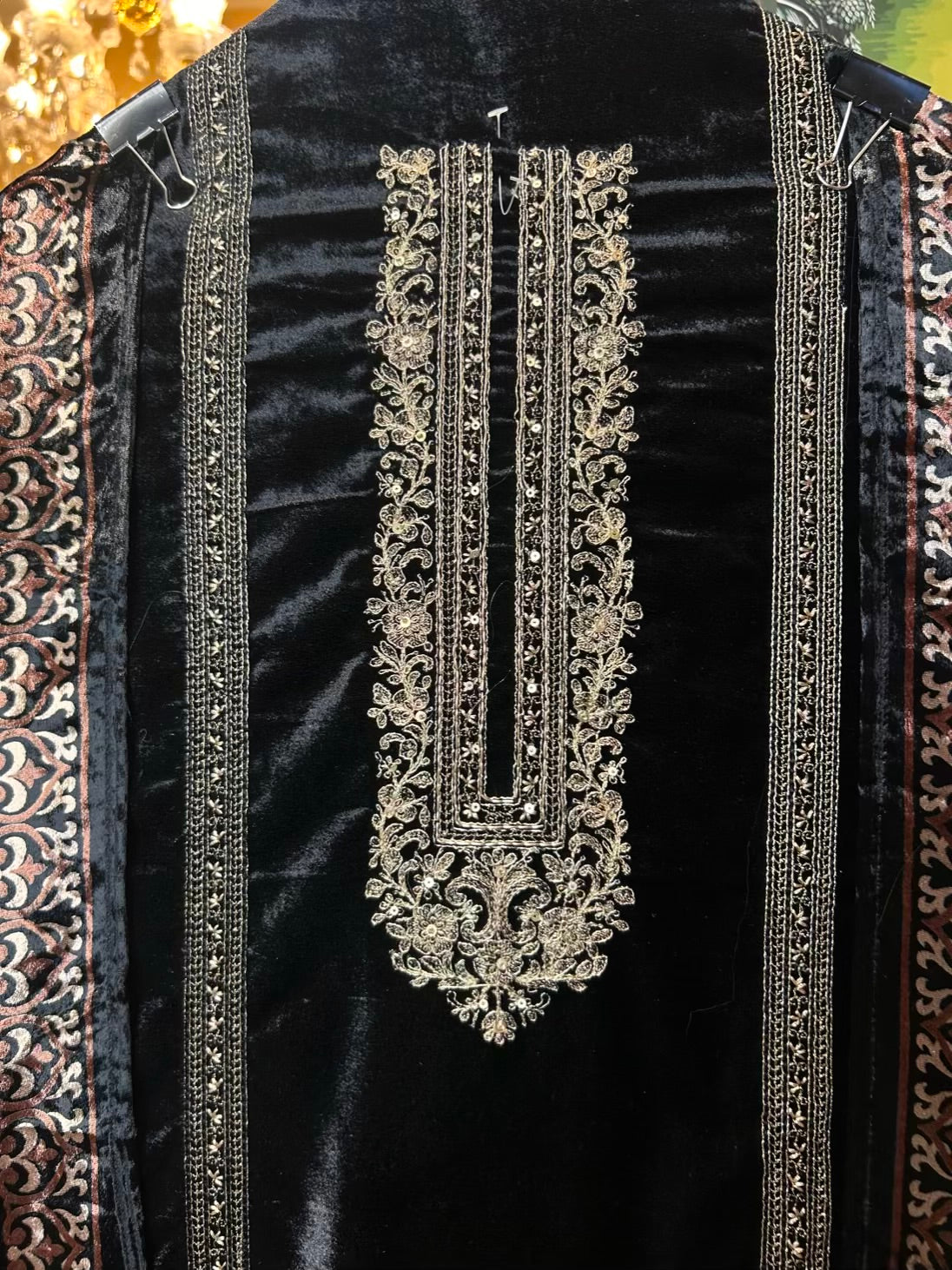 Hoorain-é-Velvet Suit (Black)