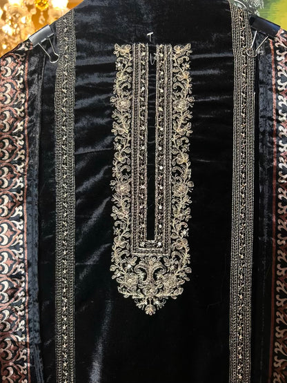 Hoorain-é-Velvet Suit (Black)