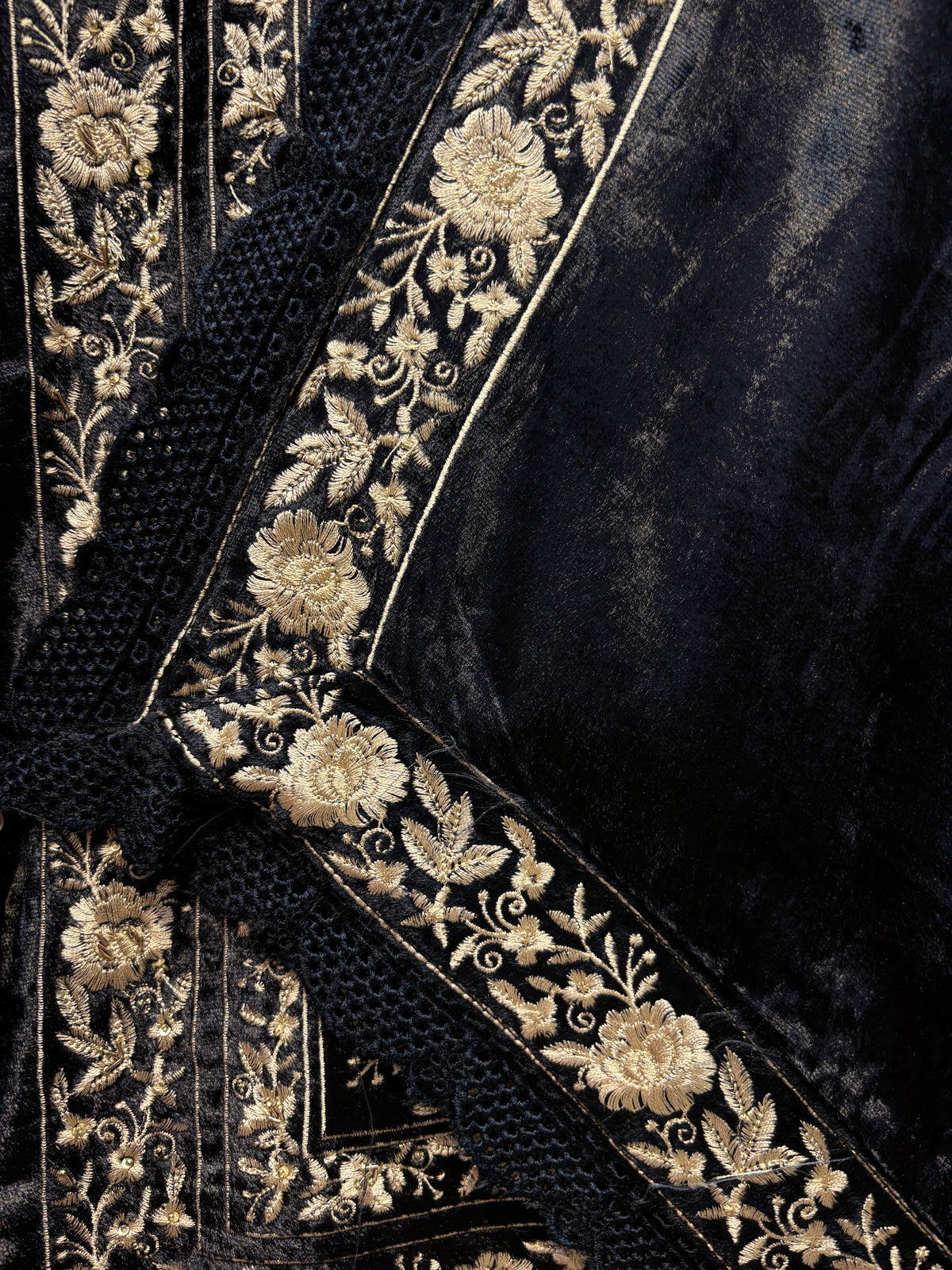 Zarvelvet Royale Suit