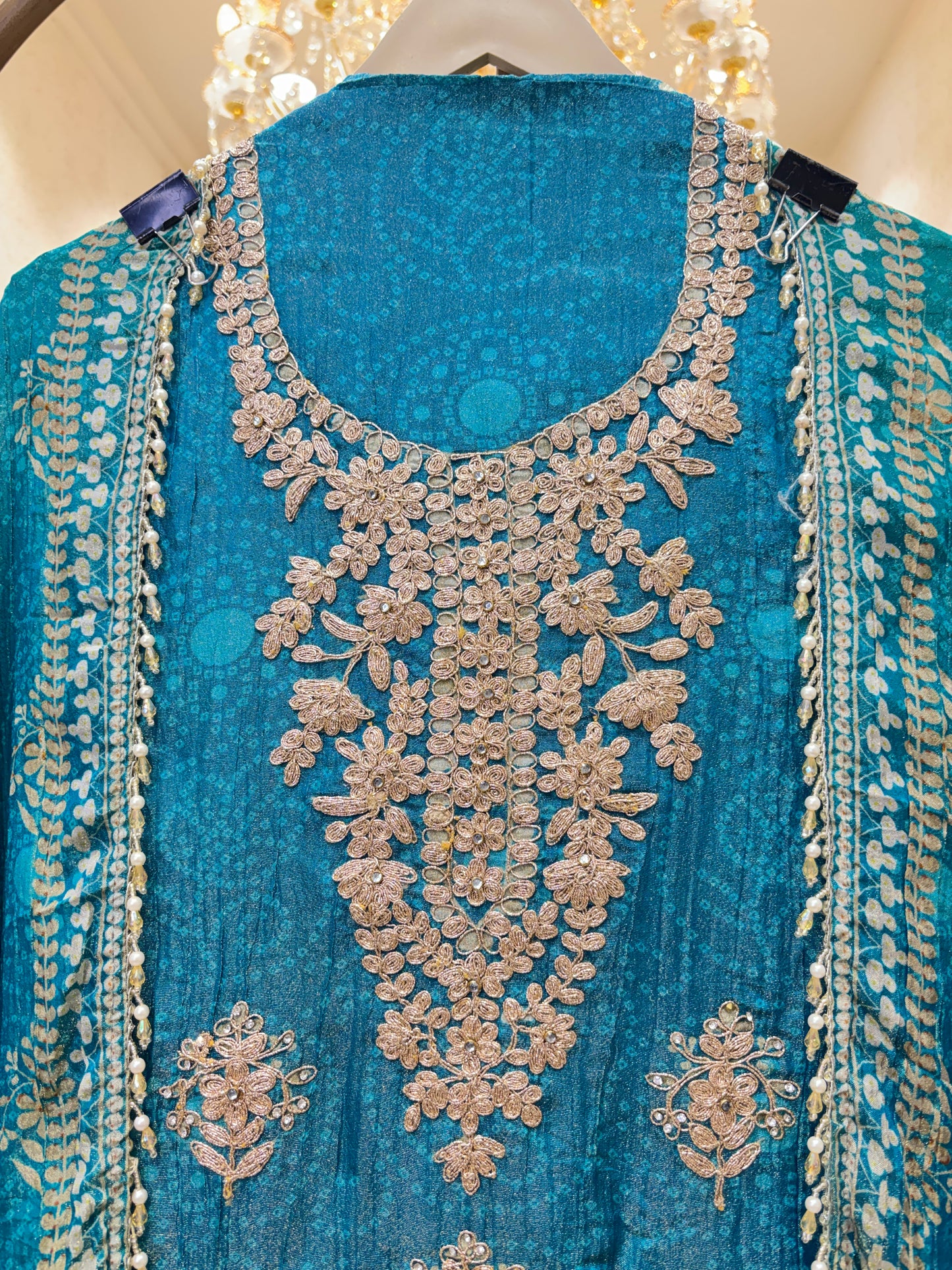 Noor Tissé Suit