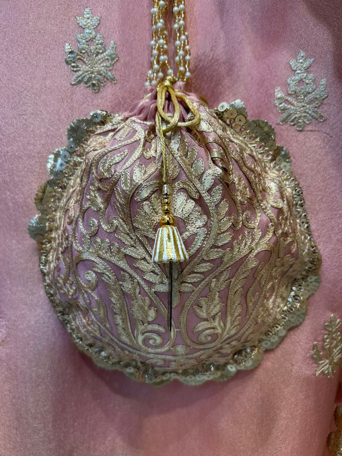 Arezza Veilcraft Suit (Pink)