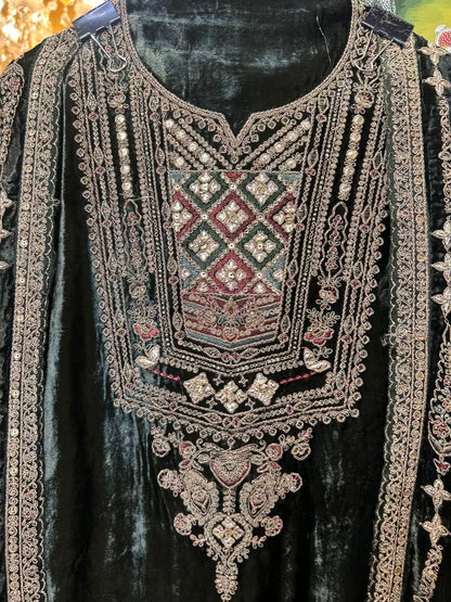 Naaz-é-Velvet Suit (Green)