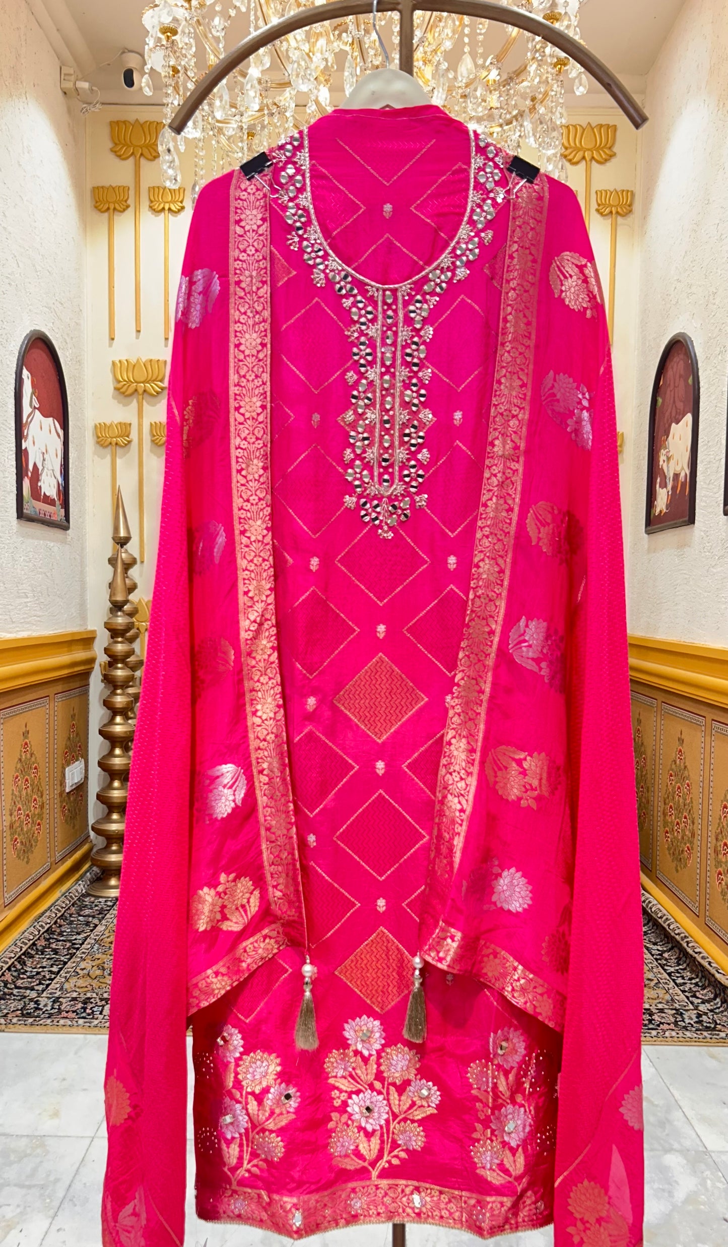 Rajsi Noor Suit