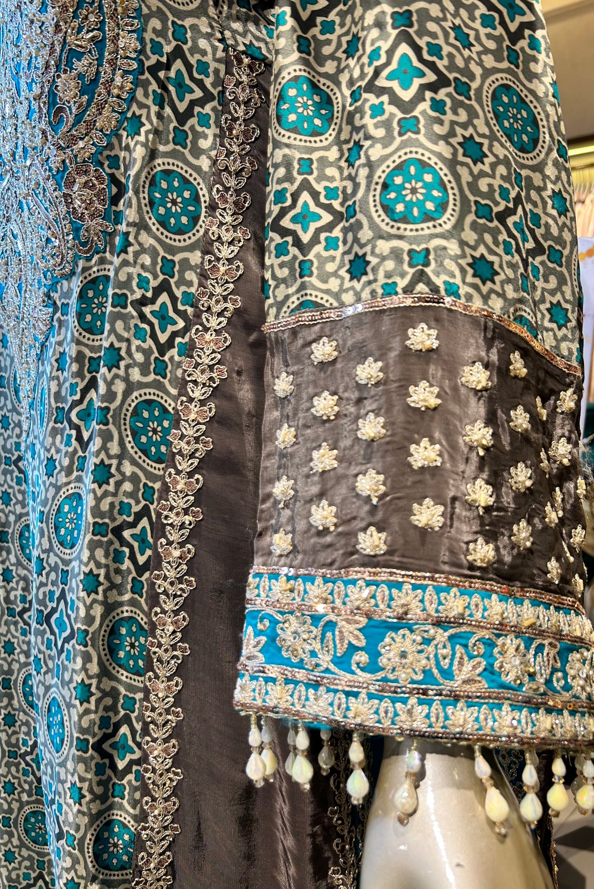Adaa-e-Shahi Pakistani Choga