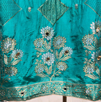 Rajsi Noor Suit