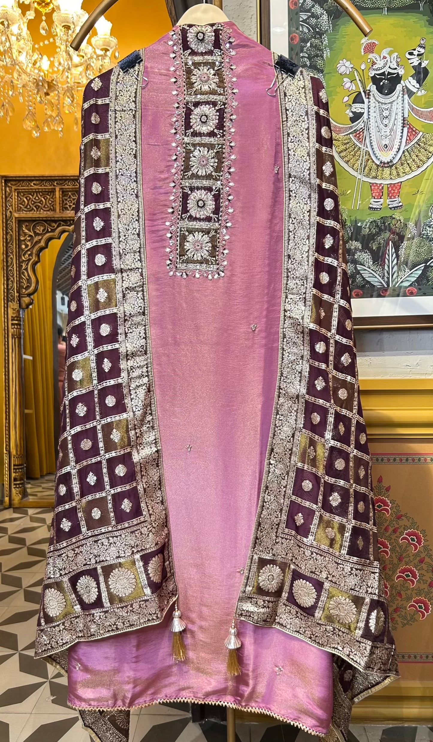 Roohani Jhalar Suit (Lavender)