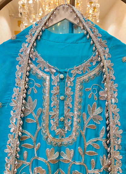 Gulnaar Afreen Gharara Set