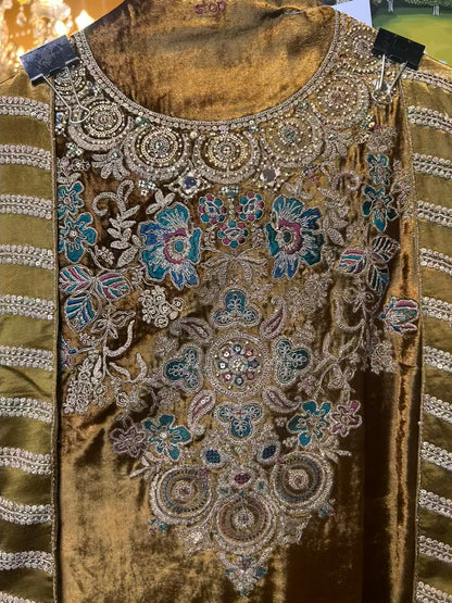 Zohraé-Velvet Suit (Brown)