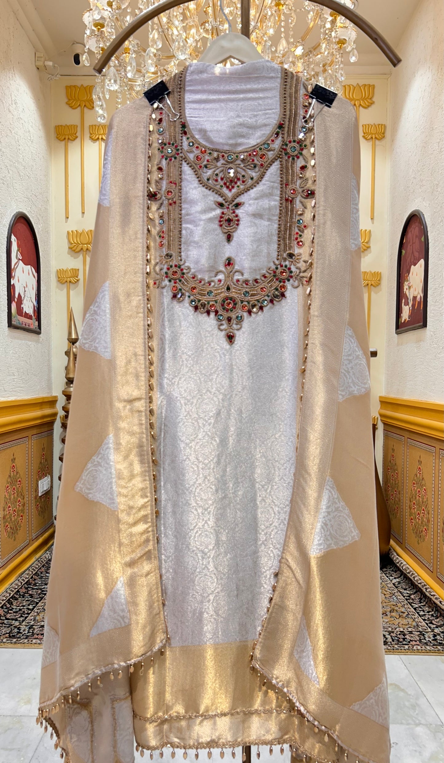 Vaidehi Élan Suit