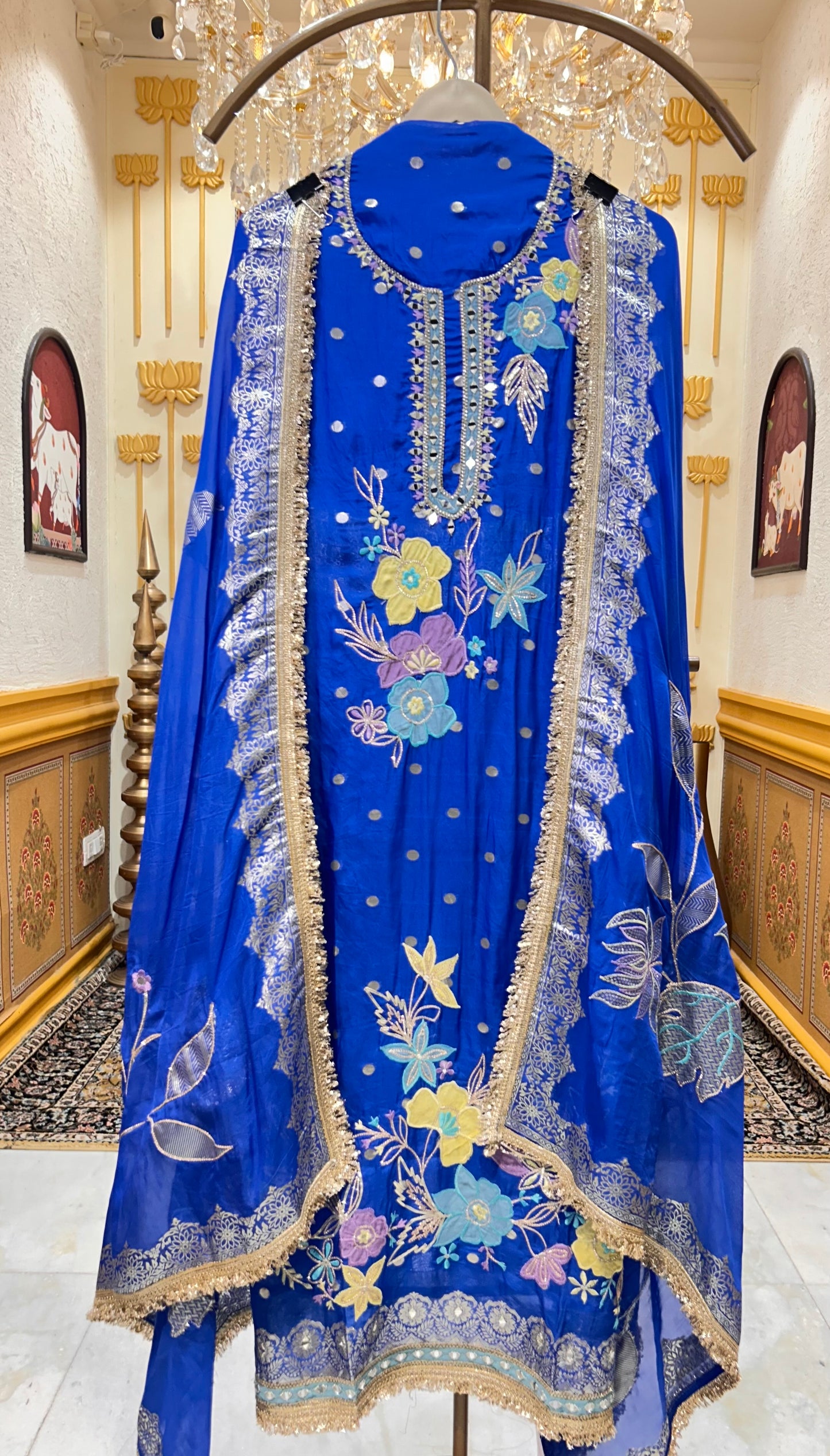 Aaina Gulnaar Suit